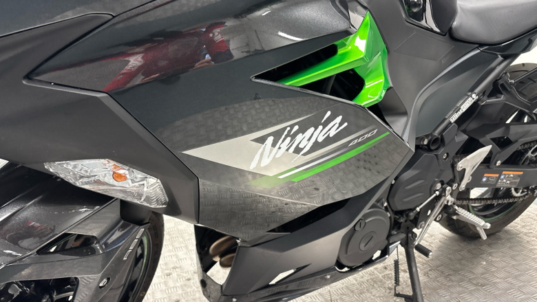 Kawasaki Ninja 400 EX400LPFAN Special Colour Graphics (23MY)